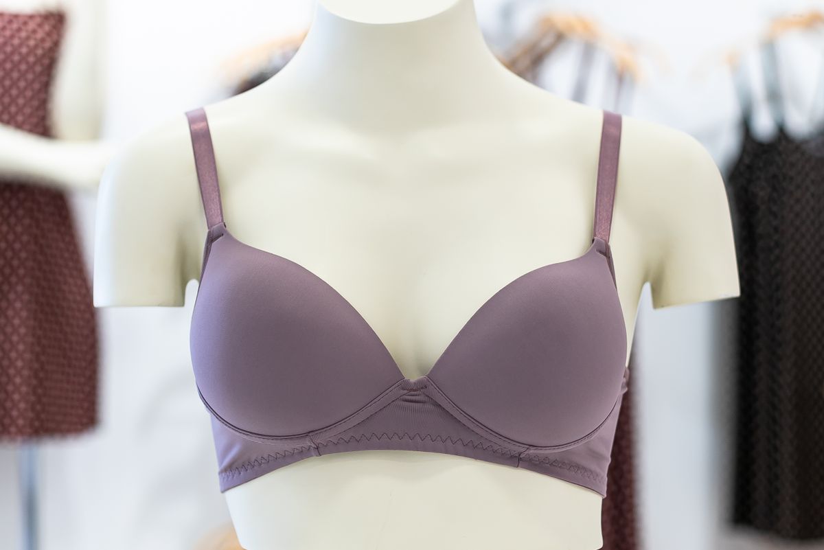 Breast Spillage Over the Bra Cup — Why It Happens & How to Fix It